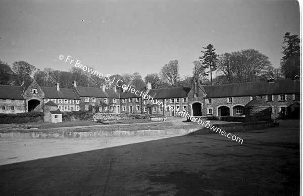 HEADFORD HOUSE  THE FARM YARD